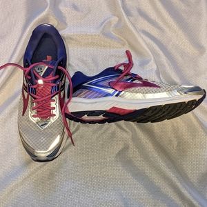 Brooks Ravenna 8 running shoes